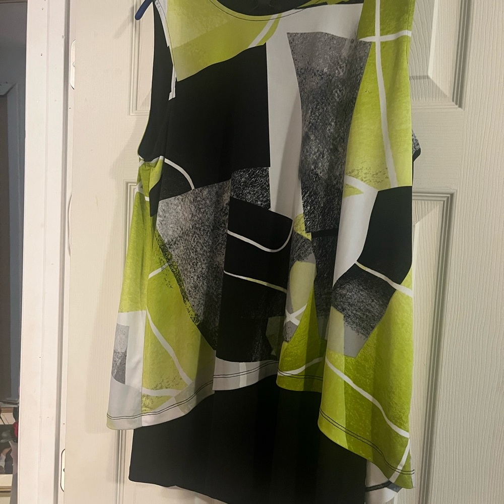 Alfani Women's Abstract Green and Black Top